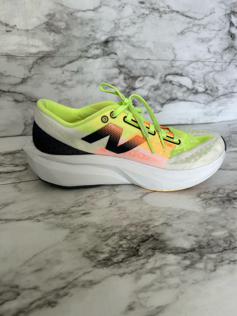 New Balance | women’s size 7.5 Fuelcell Fuel Cell Rebel V4 running tennis shoes - Picture 9 of 15